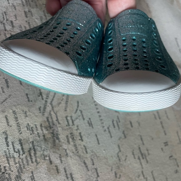 Native Jefferson Bling Turquoise Sneakers Size C5 - Picture 6 of 10